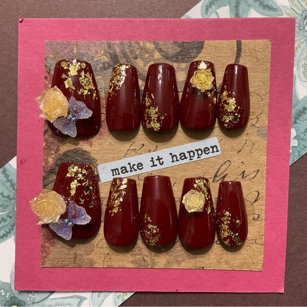 Elegant Red and Gold Press-On Nails #082